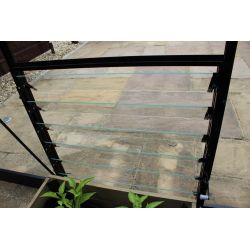 Louvreraam Qube 6L, 610 x 610 mm veiligheidsglas, zwart gecoat